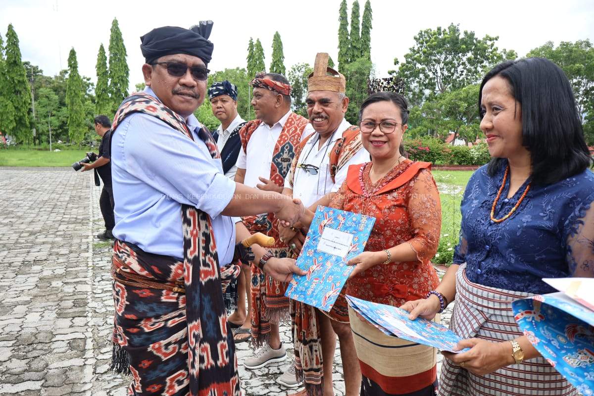 Disdukcapil Sumba Timur Raih Juara III Lomba Inovasi Daerah Tingkat Kabupaten Sumba Timur