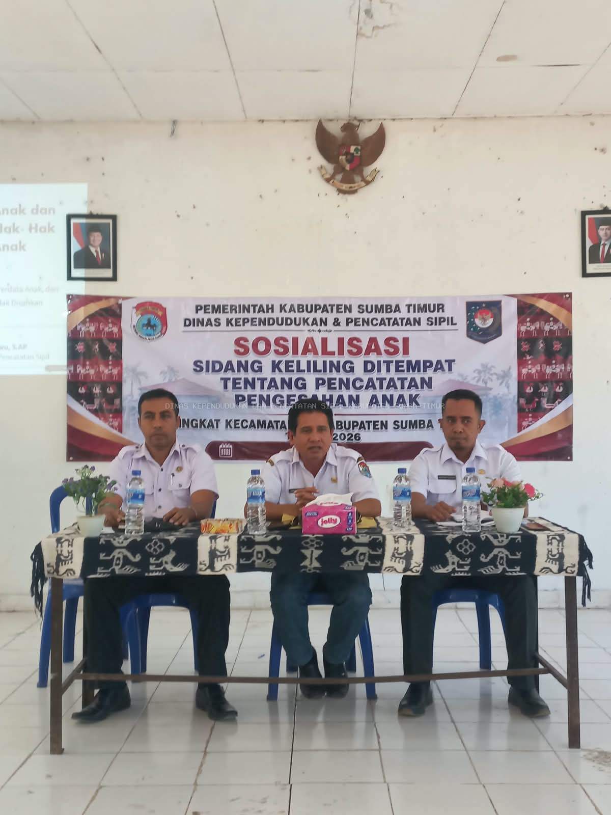 SOSIALISASI SIDANG KELILING DI TEMPAT TENTANG PENCATATAN PENGESAHAN ANAK DI KECAMATAN LEWA