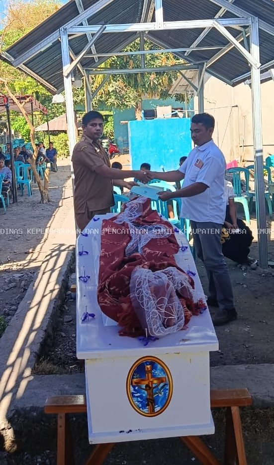 Penyerahan Akta Kematian di Prailiu